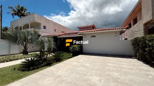 Casa de Condomínio com 5 Quartos à venda, 200m² no Jardim Acapulco, Guarujá