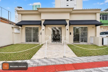 Sala Comercial para alugar, 122m² no Centro, Itajaí