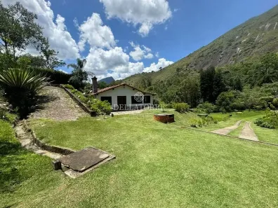 Fazenda/Sítio com 3 Quartos à venda, 10m² no Cuiabá, Petrópolis
