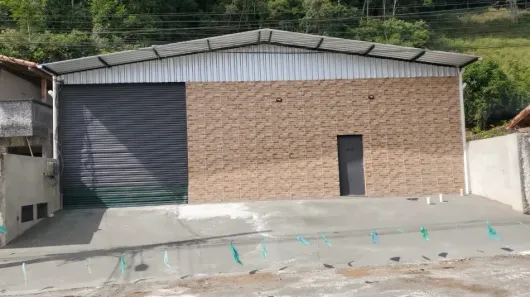 Galpão/Depósito/Armazém para alugar, 250m² no Meudon, Teresópolis