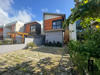 Sobrado com 3 Quartos à venda, 143m² no , Garopaba