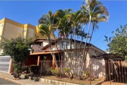 Casa com 5 Quartos à venda, 205m² no Centro, Araxá