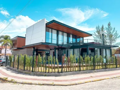 Casa com 4 Quartos à venda, 216m² no ,