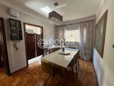Casa com 2 Quartos à venda, 210m² no Estados Unidos, Uberaba