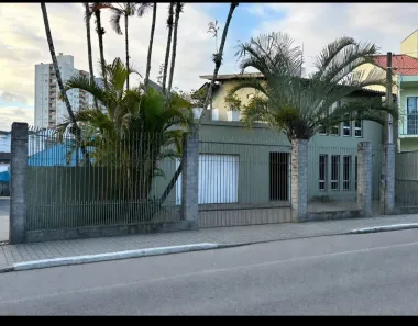 Casa com 3 Quartos à venda, 370m² no Centro, Itajaí