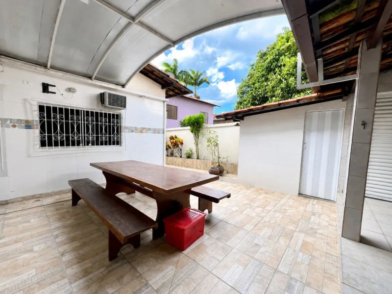 Casa com 3 quartos — Castelo, Belo Horizonte