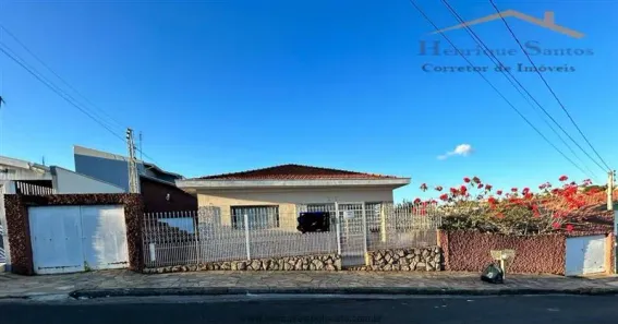Casa com 3 Quartos à venda, 100m² no Centro, Botucatu