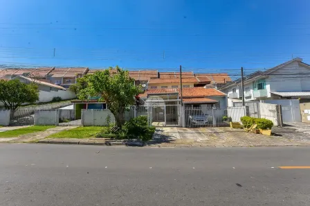 Casa com 3 Quartos à venda, 61m² no Xaxim, Curitiba