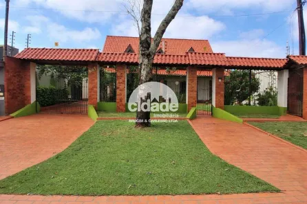 Sobrado com 3 Quartos à venda, 245m² no Pioneiros Catarinenses, Cascavel