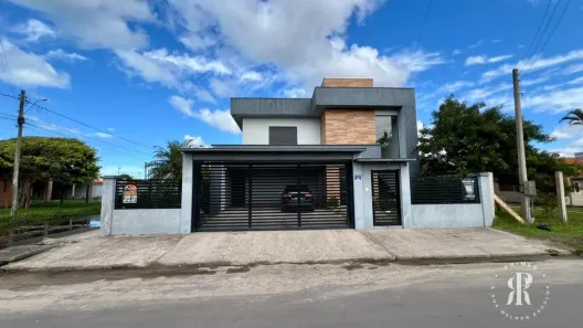 Sobrado com 4 Quartos à venda, 306m² no Tramandaí, Tramandaí