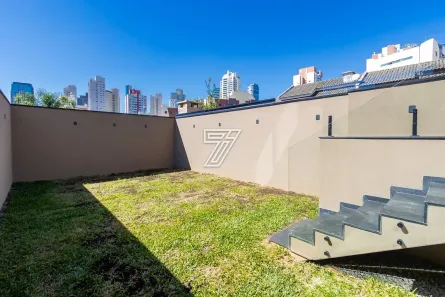 Sobrado com 3 Quartos à venda, 284m² no Campo Comprido, Curitiba