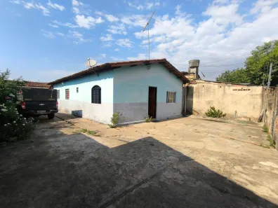 Casa com 3 Quartos à venda, 182m² no Vila Isaura, Goiânia