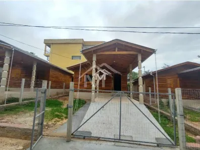 Casa com 2 Quartos para alugar, 60m² no Olaria, Canoas