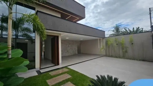 Casa com 3 Quartos à venda, 360m² no Jardim Ipê, Goiânia