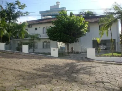 Imóvel Comercial com 3 Quartos para alugar, 450m² no Velha, Blumenau