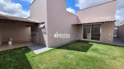 Casa com 3 Quartos à venda, 120m² no Novo Mundo, Uberlândia