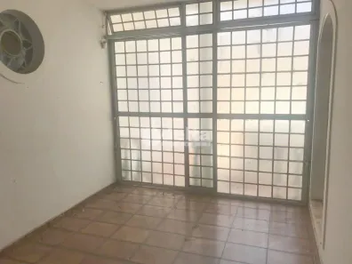 Casa com 4 Quartos à venda, 300m² no Saraiva, Uberlândia