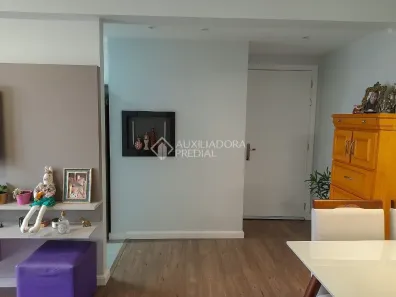 Apartamento com 2 Quartos à venda, 58m² no Jardim do Salso, Porto Alegre