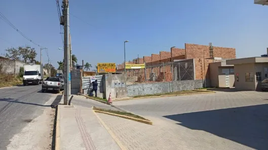 Ponto Comercial para alugar, 55m² no Melo Viana, Esmeraldas