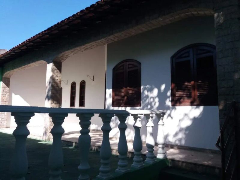 Casa com 6 quartos — Santa Mônica, Belo Horizonte