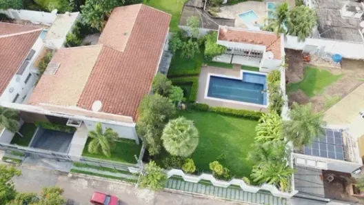 Sobrado com 7 Quartos para venda ou aluguel, 900m² no Santa Rosa, Cuiabá