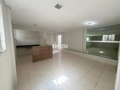 Ponto Comercial para alugar, 300m² no Centro, Uberlândia