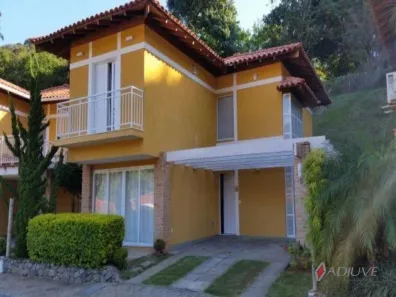 Casa de Condomínio com 3 Quartos à venda, 160m² no Nogueira, Petrópolis