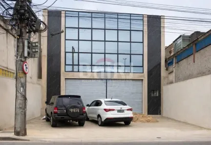 Galpão/Depósito/Armazém à venda, 110m² no Del Castilho, Rio de Janeiro