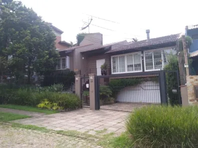 Casa com 3 Quartos para alugar, 326m² no Ipanema, Porto Alegre
