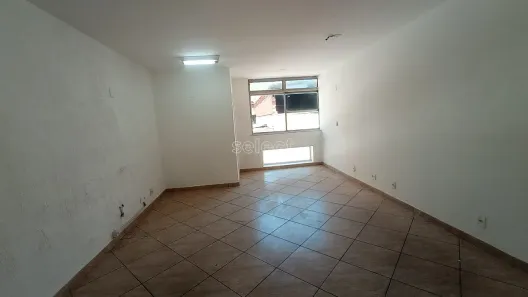 Sala Comercial para alugar, 32m² no Centro, Juiz de Fora