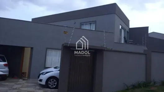 Sobrado com 3 Quartos à venda, 170m² no Uvaranas, Ponta Grossa