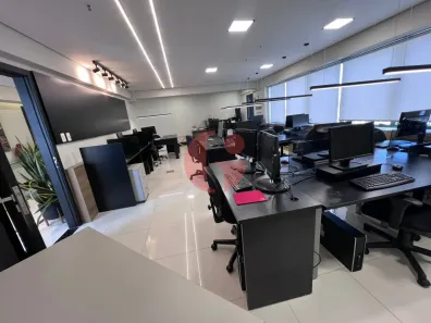 Sala Comercial à venda, 324m² no Centro, São José dos Campos