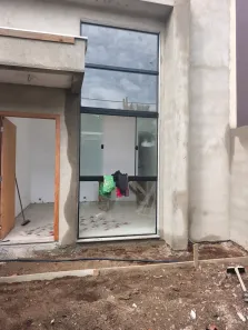 Casa com 2 Quartos para alugar, 70m² no Loteamento Extensão do Serramar, Rio das Ostras