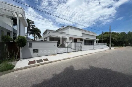 Casa com 3 Quartos à venda, 225m² no Pedra Branca, Palhoça
