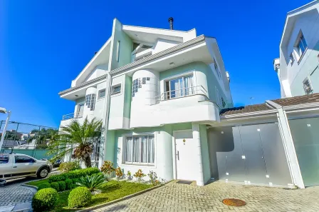 Sobrado com 3 Quartos à venda, 175m² no Capão Raso, Curitiba