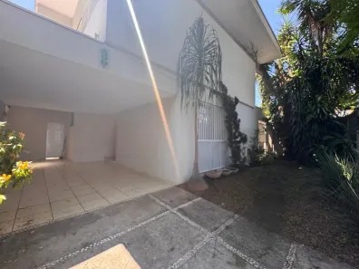 Sobrado com 4 Quartos à venda, 250m² no Vila Oliveira, Mogi das Cruzes