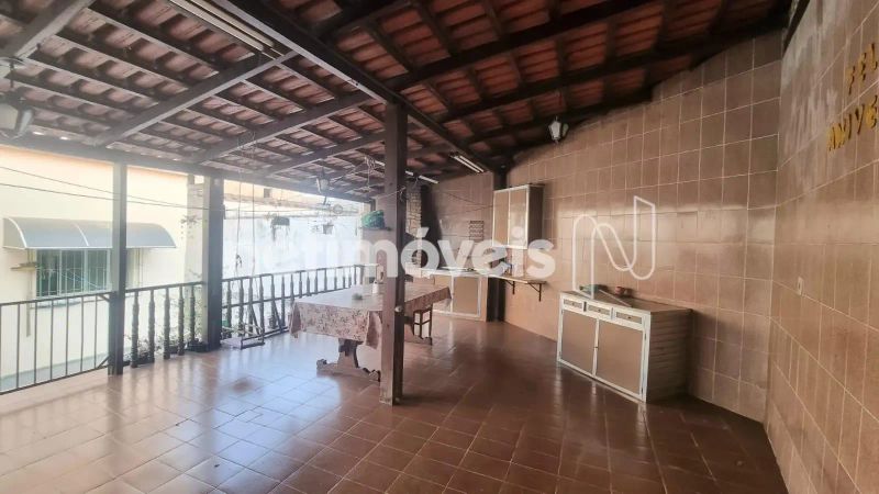 Casa com 5 quartos — Caiçaras, Belo Horizonte