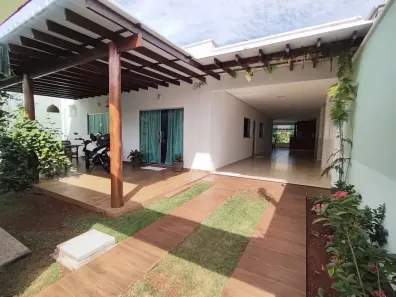 Casa com 3 Quartos à venda, 238m² no Goiânia 2, Goiânia