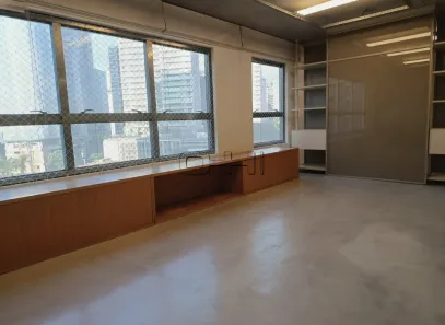 Apartamento com 1 Quarto para alugar, 70m² no Jardim das Acácias, São Paulo