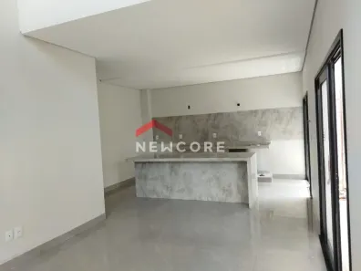 Sobrado com 3 Quartos à venda, 147m² no Aclimação, Uberlândia