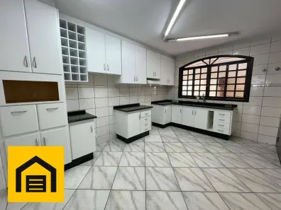 Sobrado com 4 Quartos para alugar, 440m² no Vila Guarani, Mauá