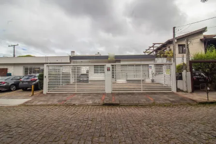 Casa com 2 Quartos para venda ou aluguel, 250m² no Três Figueiras, Porto Alegre