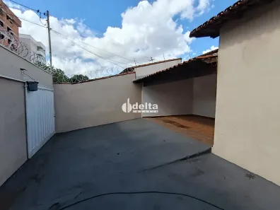 Casa com 3 Quartos à venda, 170m² no Segismundo Pereira, Uberlândia