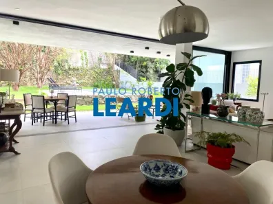 Sobrado com 3 Quartos à venda, 490m² no Jardim Guedala, São Paulo