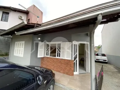 Casa com 2 Quartos para alugar, 60m² no Floresta, Joinville