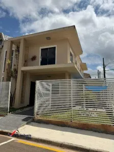 Sobrado com 4 Quartos para alugar, 280m² no Santa Terezinha, Fazenda Rio Grande