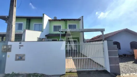 Casa com 2 Quartos para alugar, 70m² no Jardim Iririú, Joinville