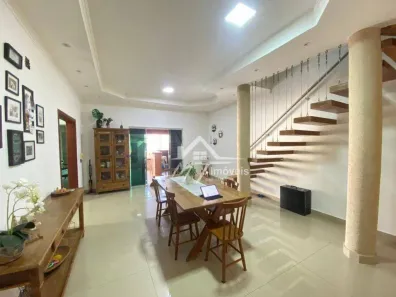 Sobrado com 3 Quartos à venda, 213m² no Vila Miranda, Sumaré