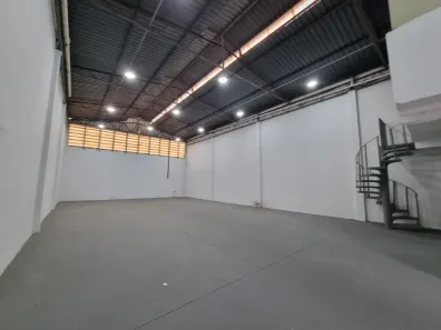 Galpão/Depósito/Armazém para alugar, 200m² no Presidente Altino, Osasco