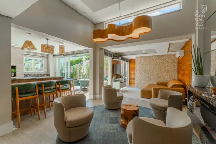 Casa de Condomínio com 4 Quartos à venda, 315m² no Campo Comprido, Curitiba